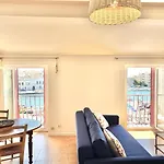Grand Avec Vue Sur Quai